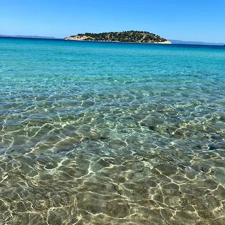 Lili In 350m From The Hébergement de vacances Nikiti (Sithonia)